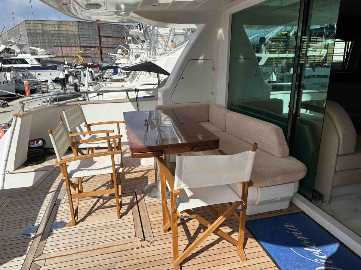 Yacht 20Metros Hotel Sant Adria de Besos Exterior photo