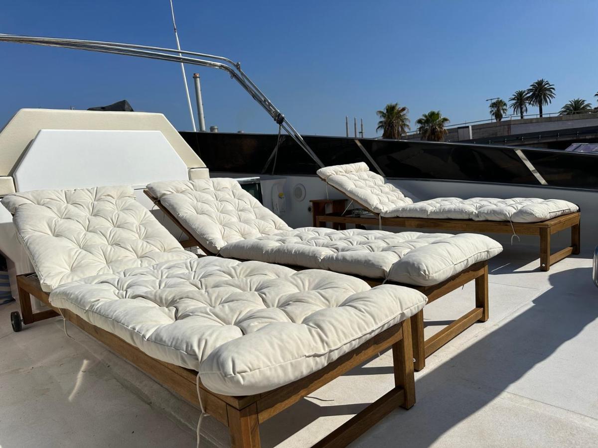 Yacht 20Metros Hotel Sant Adria de Besos Exterior photo